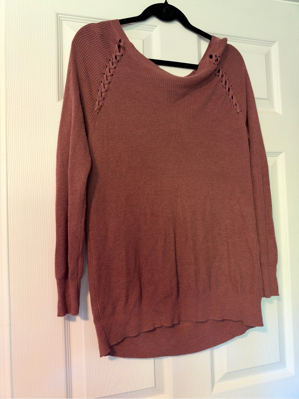 American Eagle Outfitters Women's Knit Sweater in Mauve Size Large